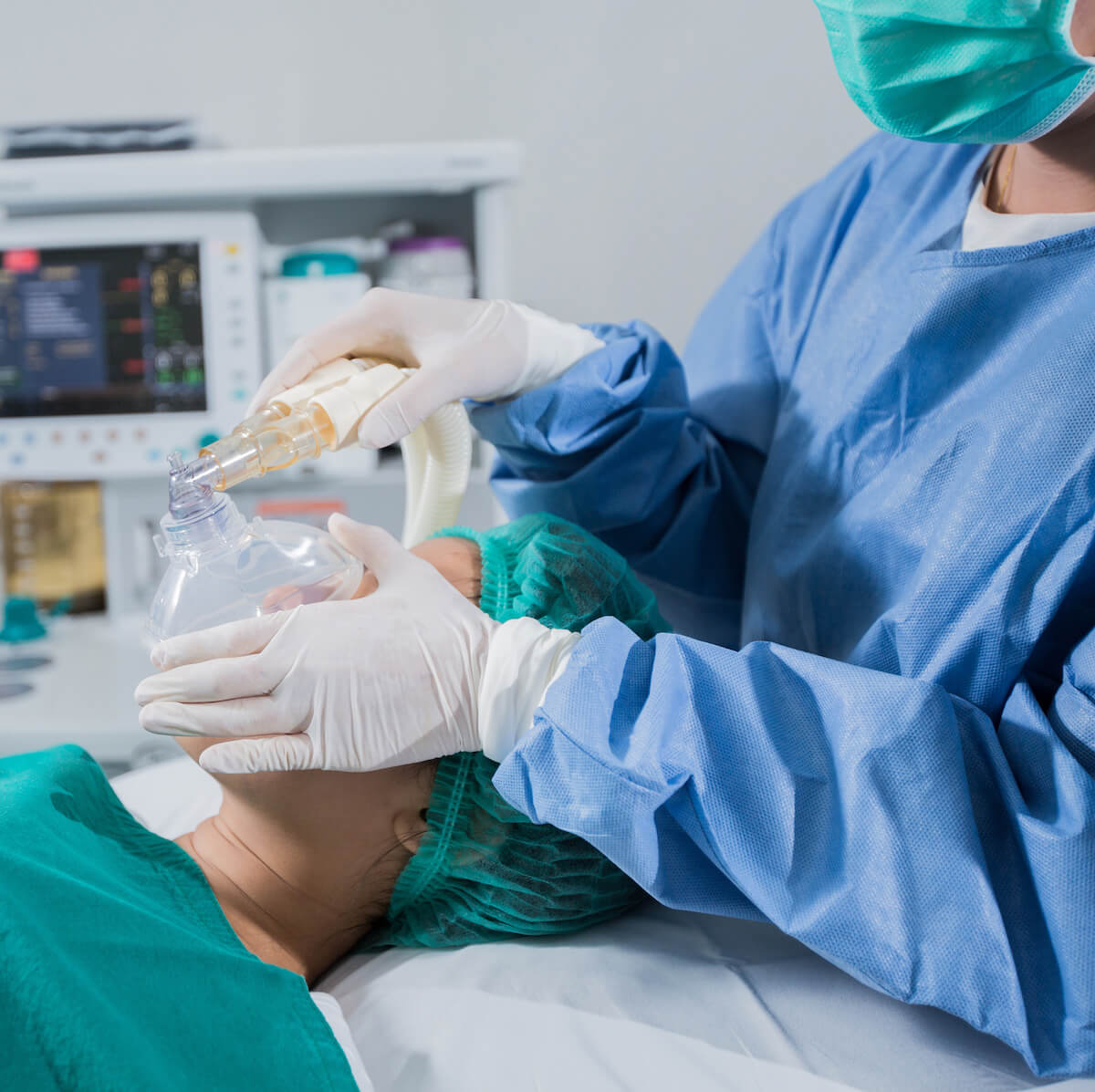 doctor-anesthesiologist-1